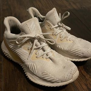 Adidas woman’s tennis shoes